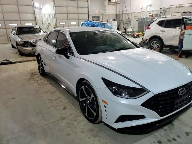 2021 Hyundai Sonata - Image 10