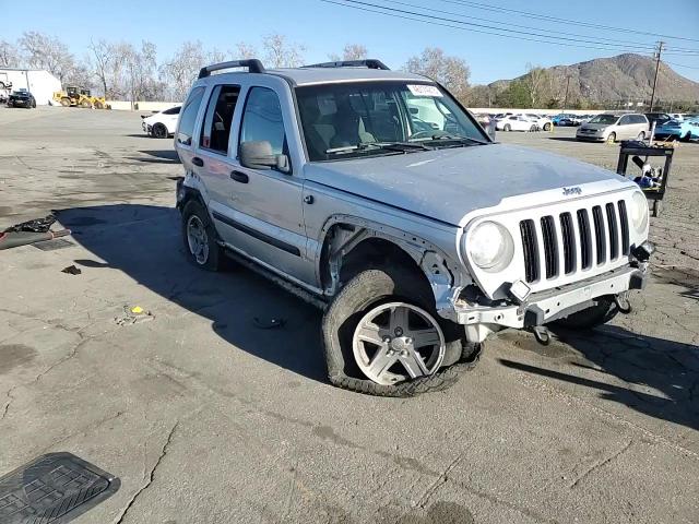 2006 Jeep Liberty (North America) - Image 12