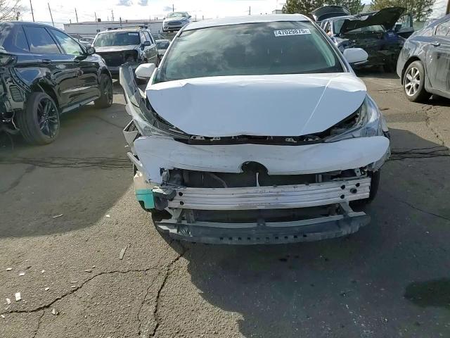 2016 Toyota Prius - Image 11
