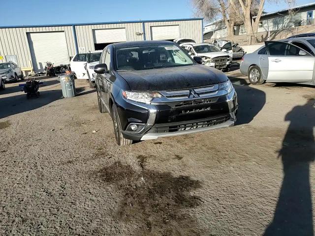 2018 Mitsubishi Outlander - Image 11