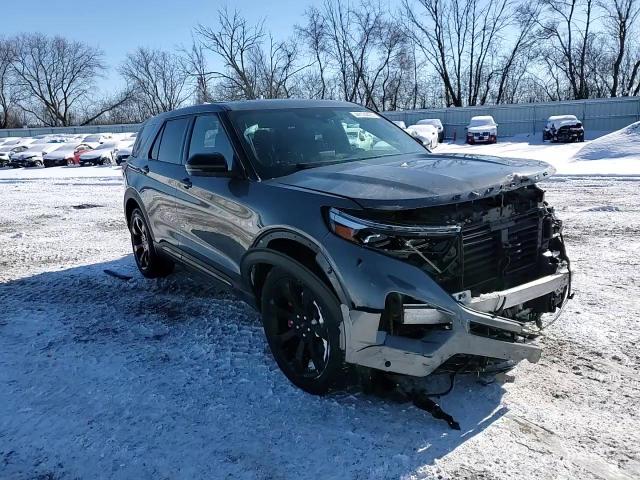 2022 Ford Explorer - Image 14