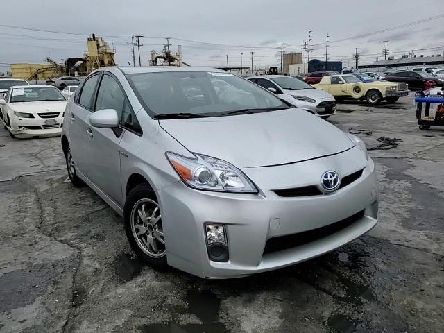 2011 Toyota Prius - Image 10
