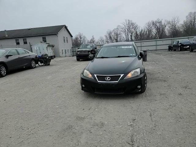 2011 Lexus IS - Image 10