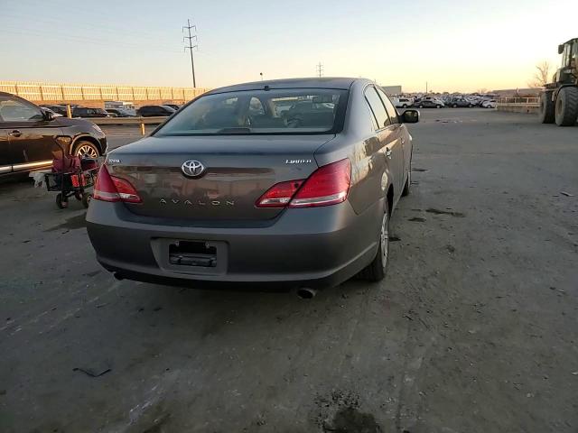 2007 Toyota Avalon - Image 11