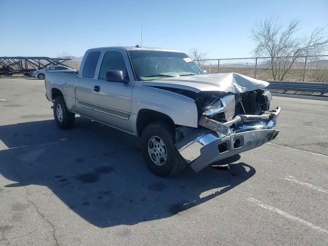 2003 Chevrolet Silverado - Image 11