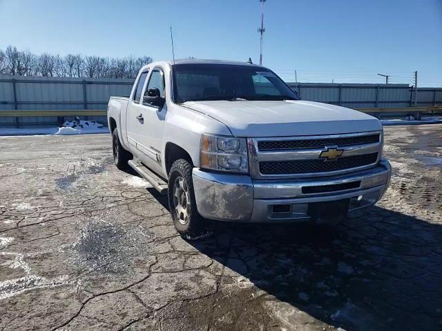 2013 Chevrolet Silverado - Image 11