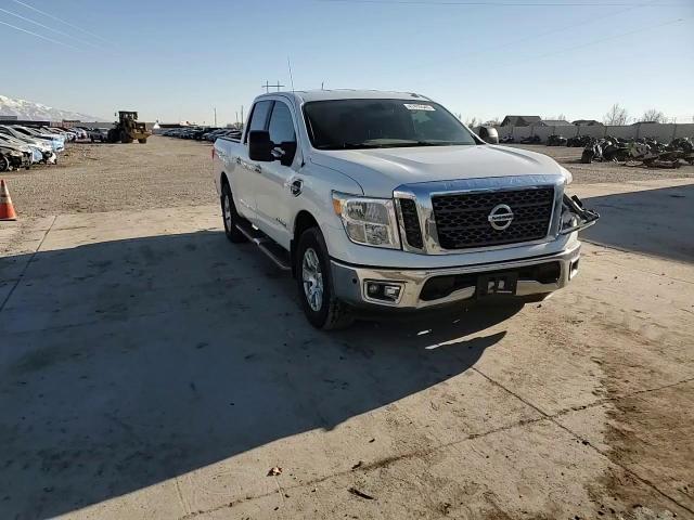 2017 Nissan Titan - Image 11