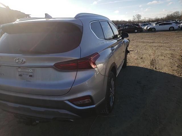 2020 Hyundai Santa Fe - Image 11