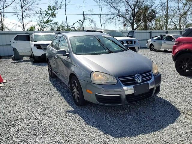 2006 Volkswagen Jetta - Image 10