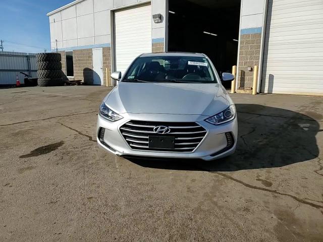 2018 Hyundai Elantra - Image 13