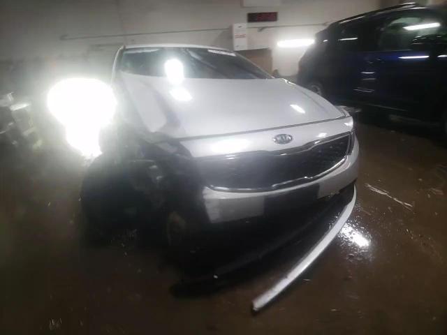 2017 Kia Forte - Image 13