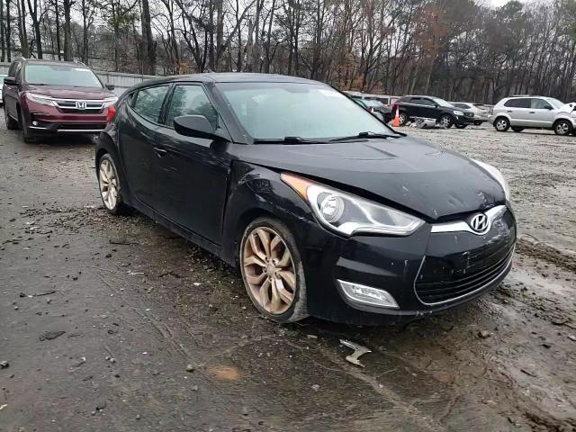 2013 Hyundai Veloster - Image 13