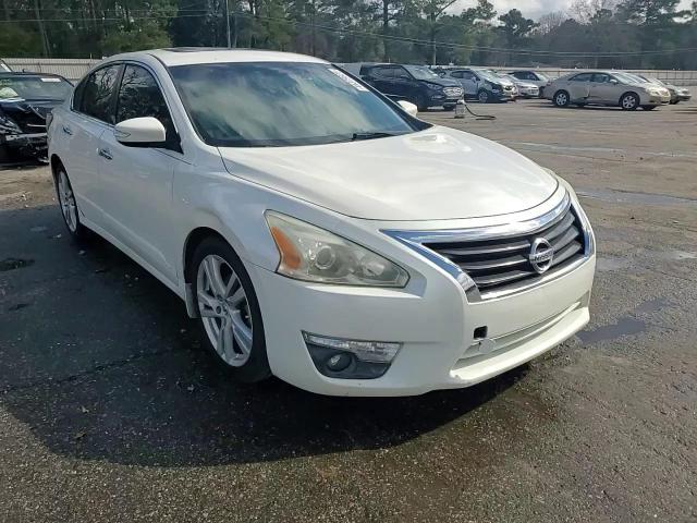 2014 Nissan Altima - Image 13