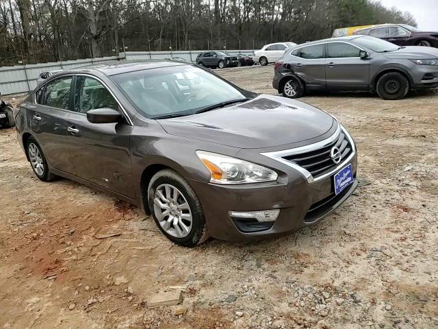 2015 Nissan Altima - Image 11