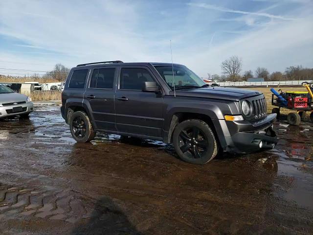 2015 Jeep Liberty (Patriot) - Image 12