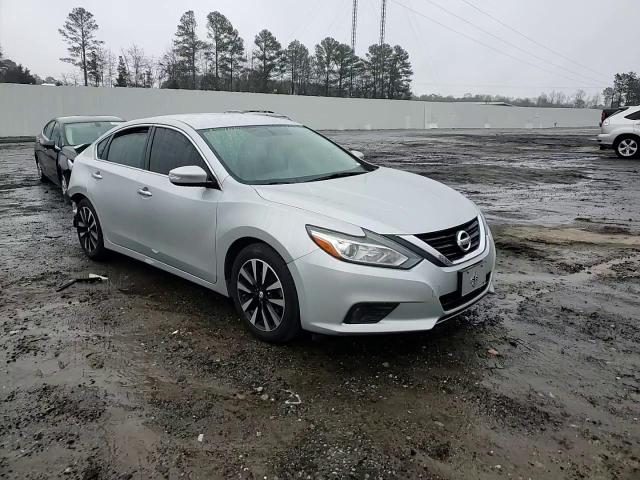 2018 Nissan Altima - Image 11