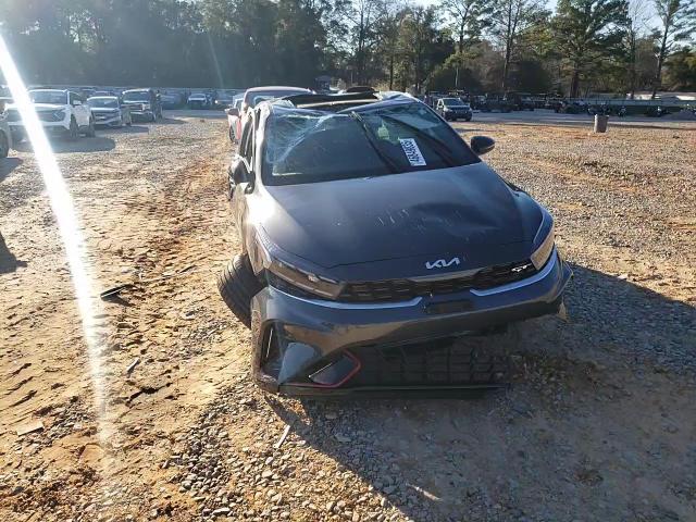 2024 Kia Forte - Image 11