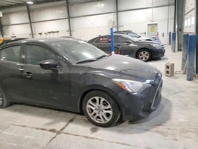 2017 Toyota Yaris - Image 11