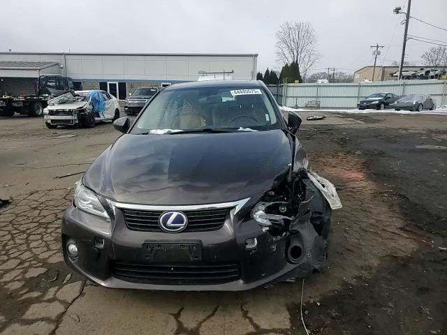 2011 Lexus CT - Image 11