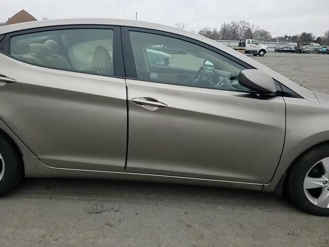 2013 Hyundai Elantra - Image 11