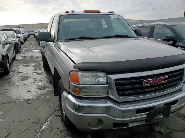 2005 GMC Sierra - Image 11