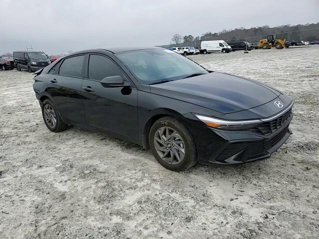 2024 Hyundai Elantra - Image 11