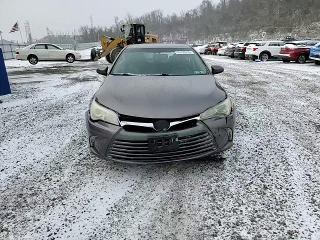 2015 Toyota Camry - Image 11