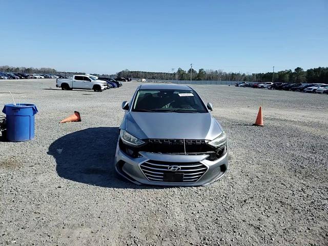 2017 Hyundai Elantra - Image 10
