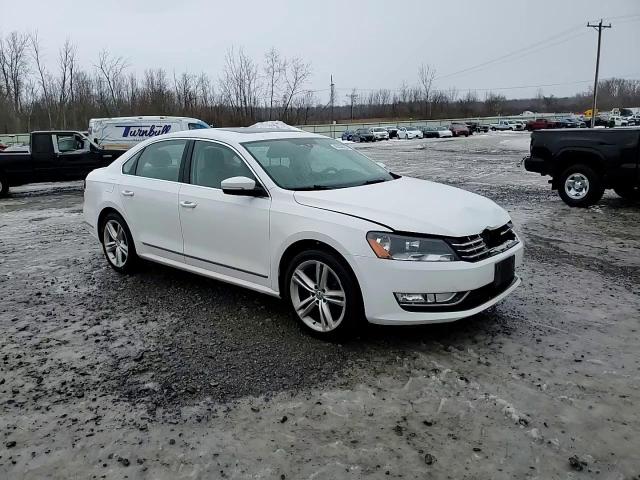 2014 Volkswagen Passat - Image 13
