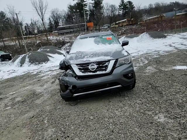 2017 Nissan Pathfinder - Image 11