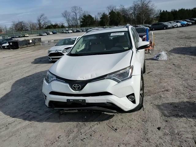 2018 Toyota RAV 4 - Image 12