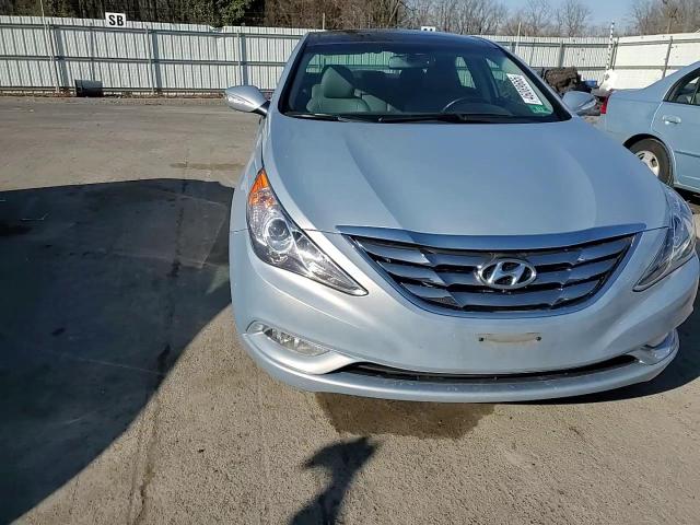 2013 Hyundai Sonata - Image 11