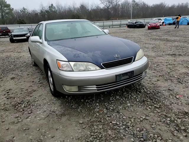 1997 Lexus ES - Image 11
