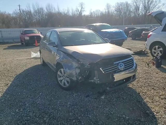 2006 Volkswagen Passat - Image 11