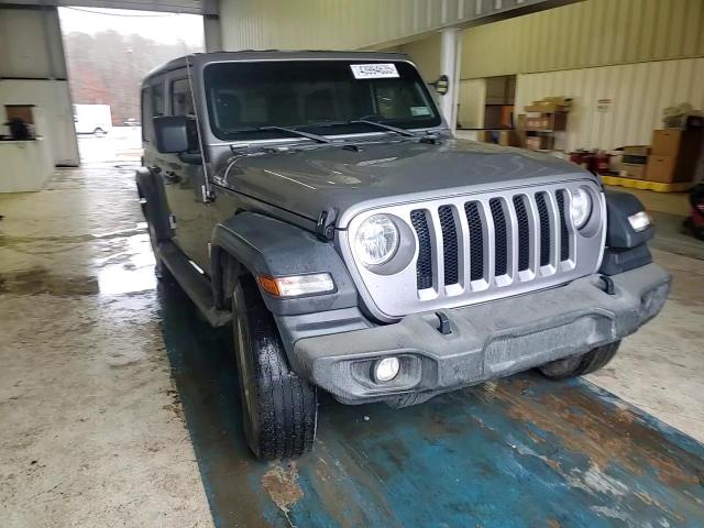 2019 Jeep Wrangler - Image 11