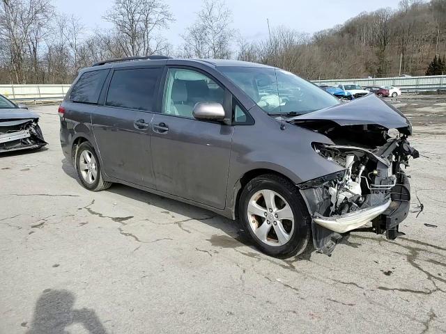 2013 Toyota Sienna - Image 12