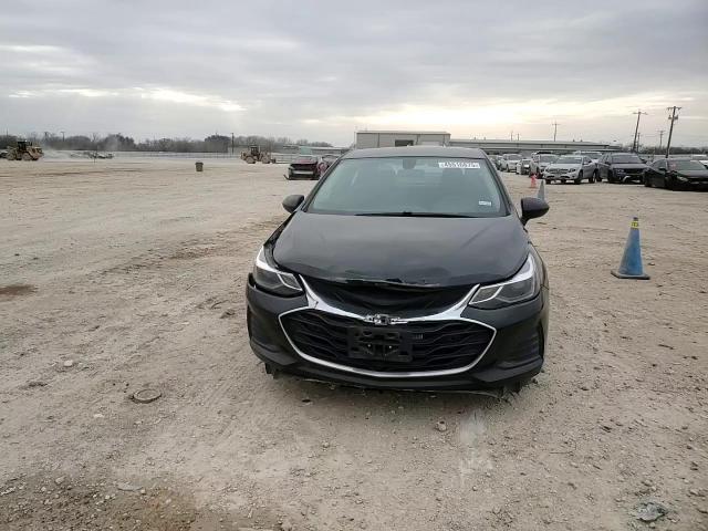 2019 Chevrolet Cruze - Image 11