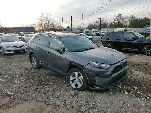 2022 Toyota RAV 4 - Image 11