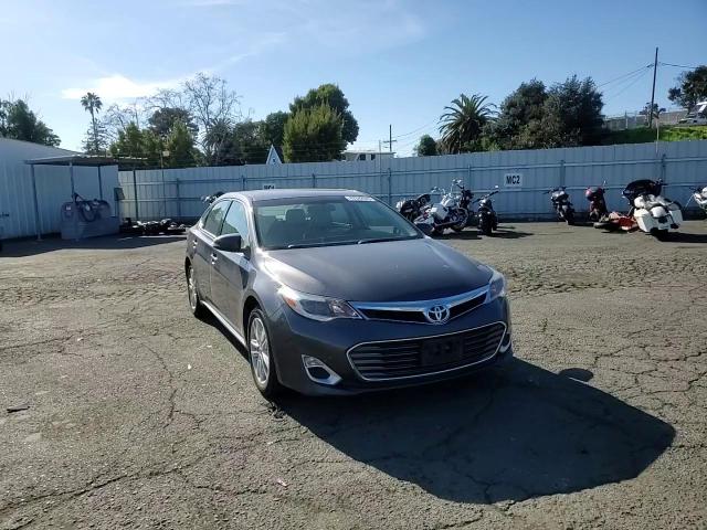 2013 Toyota Avalon - Image 11