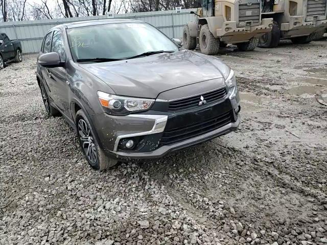 2017 Mitsubishi Outlander - Image 14