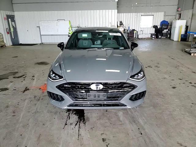 2022 Hyundai Sonata - Image 11