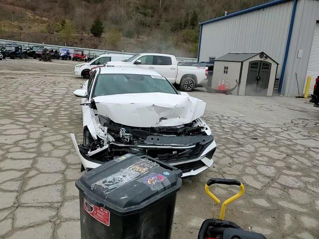 2024 Hyundai Elantra - Image 10