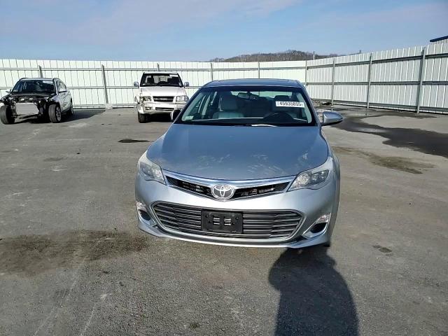 2015 Toyota Avalon - Image 11