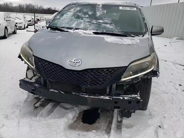 2016 Toyota Sienna - Image 15