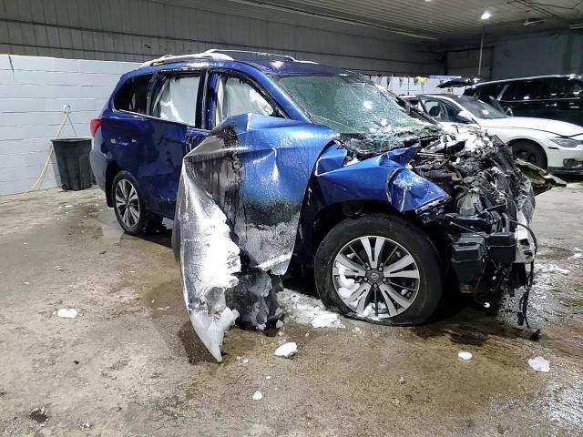 2017 Nissan Pathfinder - Image 14