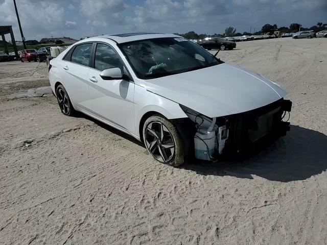 2022 Hyundai Elantra - Image 14