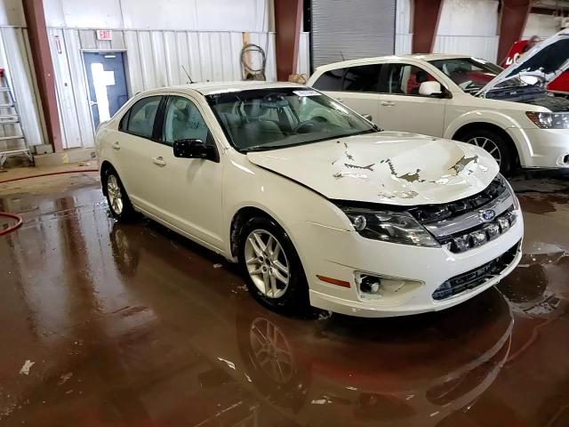 2012 Ford Fusion - Image 13