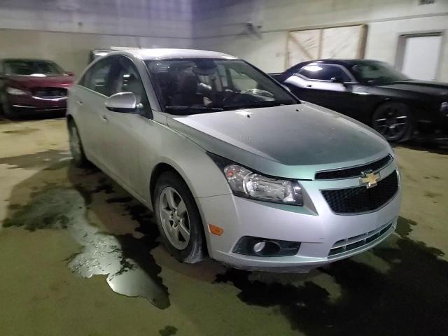 2014 Chevrolet Cruze - Image 11