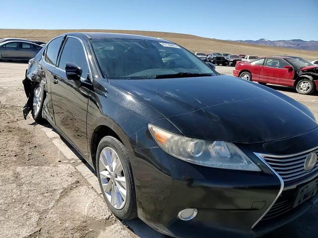 2013 Lexus ES - Image 13