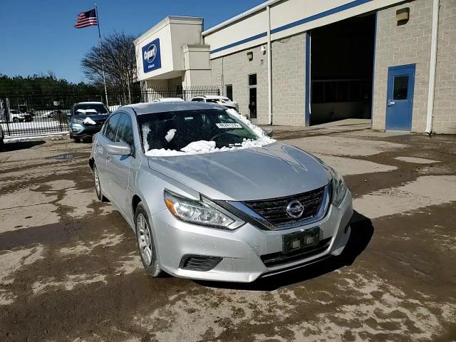 2016 Nissan Altima - Image 11